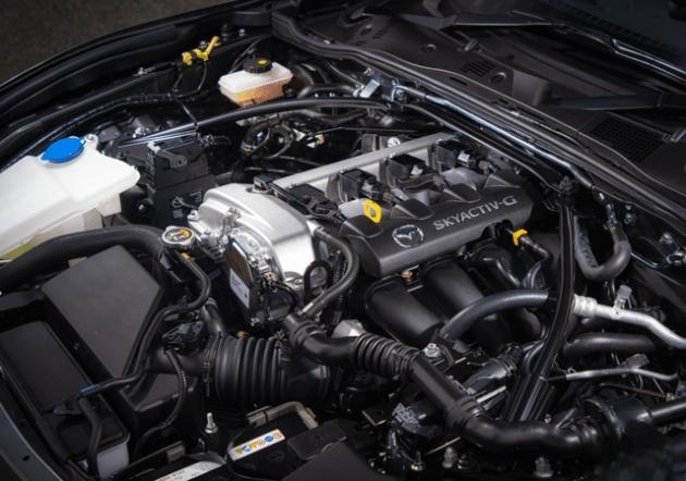 马自达MX-5敞篷版: 排量1.5L, 落地40万-