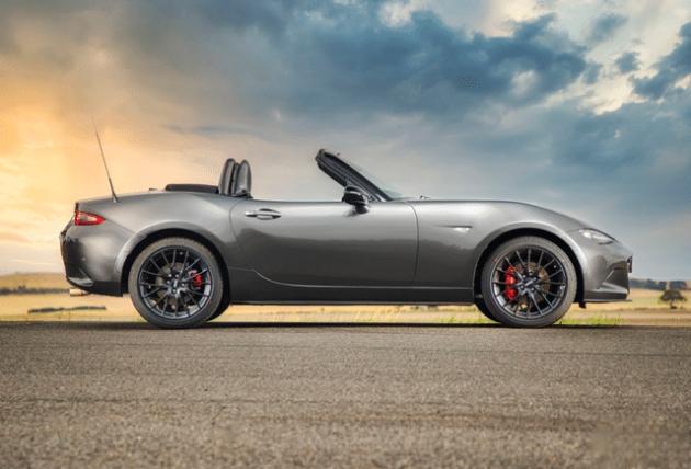 马自达MX-5敞篷版: 排量1.5L, 落地40万-