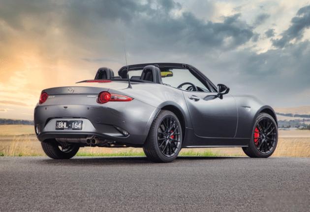 马自达MX-5敞篷版: 排量1.5L, 落地40万-