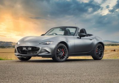 ​马自达MX-5敞篷版: 排量1.5L, 落地40万
