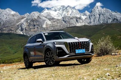 ​全系2.0T+8AT，轴距近2米9，豪华大5座，配电磁悬架，隔音比BBA强！