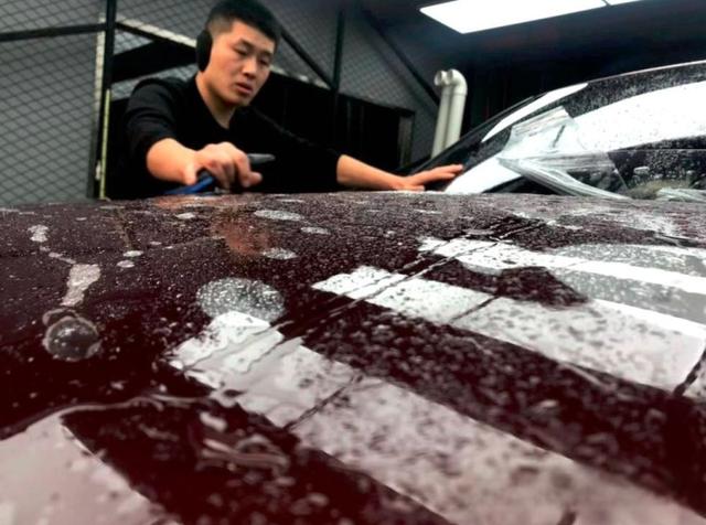 变“软”的路虎发现5贴隐形车衣花多少钱？-