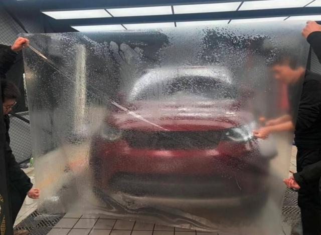 变“软”的路虎发现5贴隐形车衣花多少钱？-