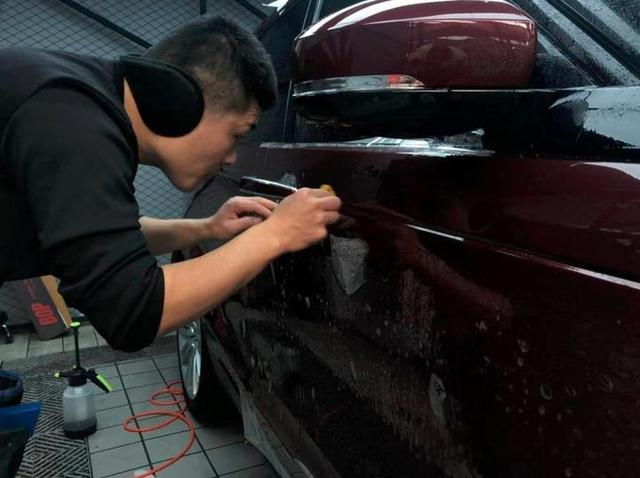 变“软”的路虎发现5贴隐形车衣花多少钱？-