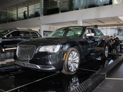 ​克莱斯勒300C购车价多少钱 40万左右轿车哪款好