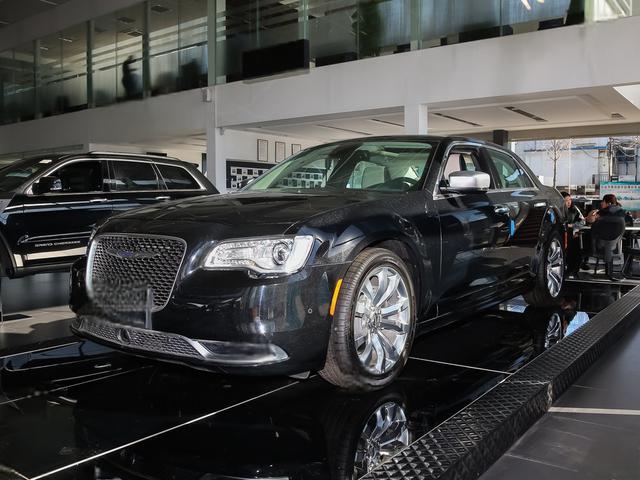 克莱斯勒300C购车价多少钱 40万左右轿车哪款好-