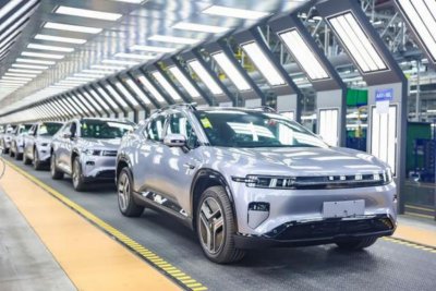 ​现成的华为智驾不用，长安为何还要“苦哈哈”的自研智驾？