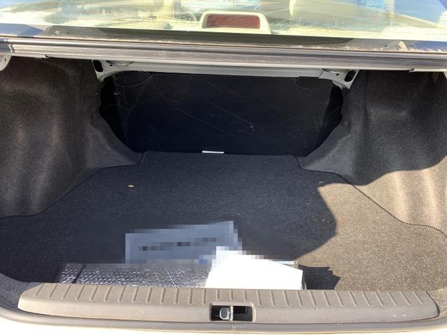 空间不大,油耗不低的老丰田花冠,9年车龄,你觉得能值多少钱?-