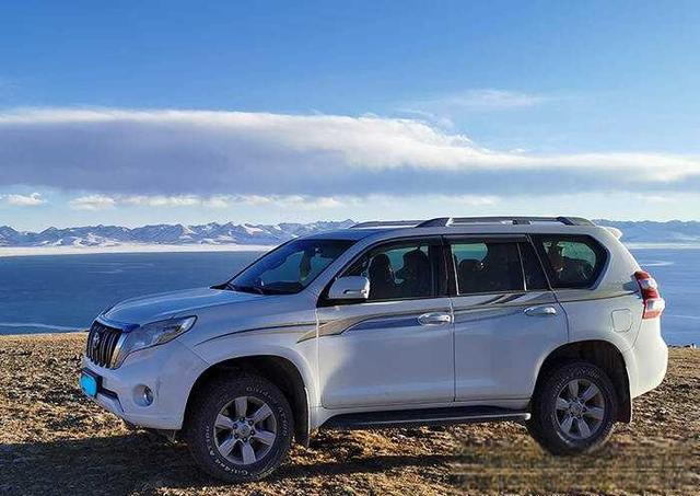 去西藏玩的朋友，有在当地租车的吗？靠谱吗？价格大概是多少钱？-