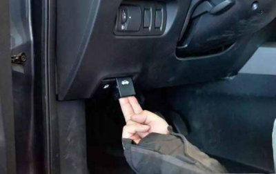 ​发动机盖怎么打开图解？引擎盖打开的分解图