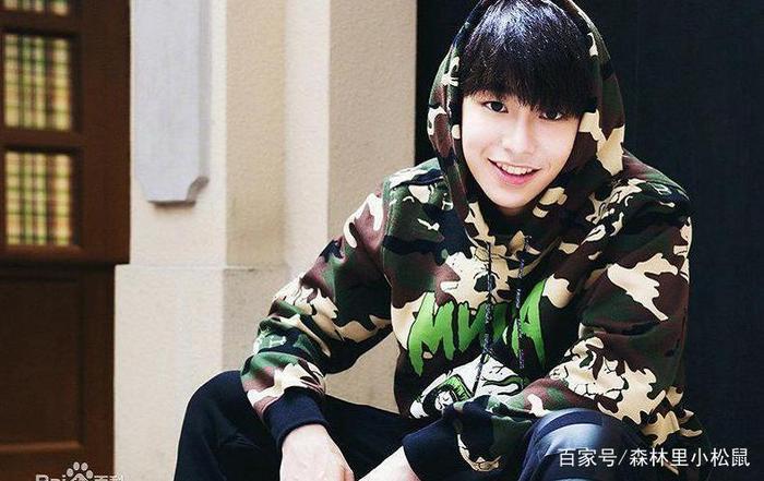 实力“坑”哥,张子枫带彭昱畅上称,胖胖的彭昱畅终于暴露了体重