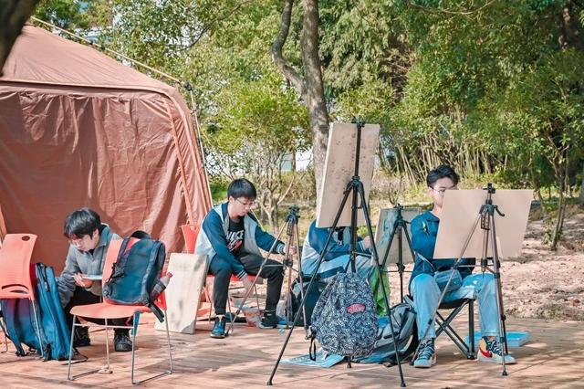 南京市第一中学实验学校 适合的教育自在地成长(28)