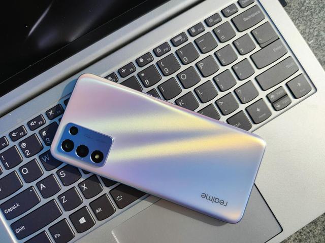 老年人智能手机买哪款好(3款适合老年人使用的)(2)