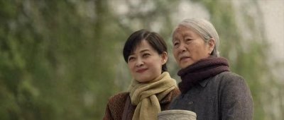 ​《六姐妹》中，奶奶临死前，为何不把黄金耳环传给大孙女何家丽