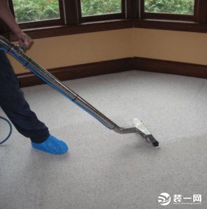 ​地毯的清洗方法（过年大扫除千万别忘记地毯！最全地毯清洗攻略来了）
