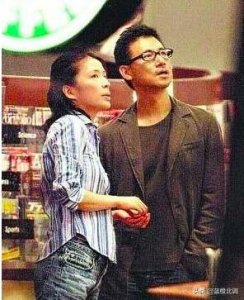 ​52岁的罗美薇近照曝光，惹得众人惊呼：竟然像小姑娘？