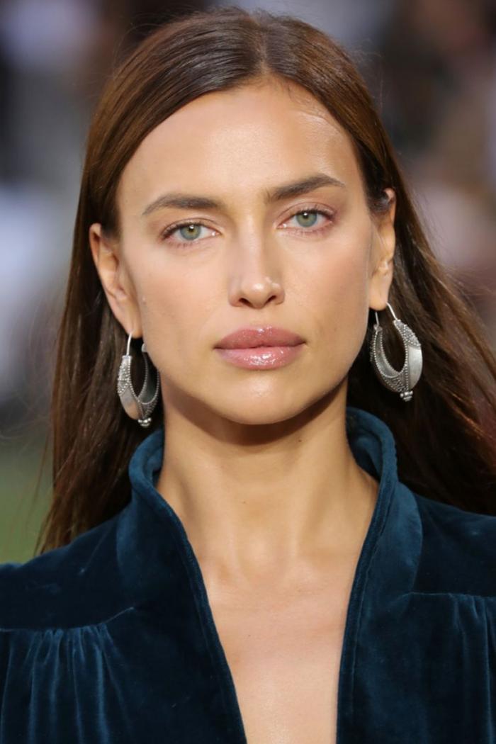 C罗前女友莎伊克魅力不减当年，气场强大，霸气十足