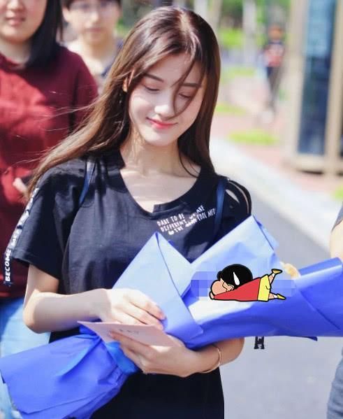 《创造101》的“颜值担当”，气质不输鞠婧祎，近照美出新高度