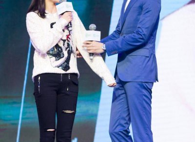 ​妻子在大庭广众之下可以指责丈夫吗