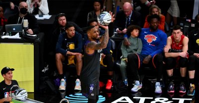 ​队史首人！利拉德决赛砍26分夺三分大赛冠军