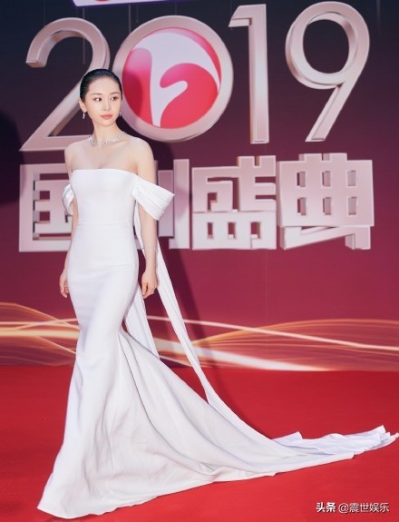 2019国剧盛典红毯：女星斗艳、男星比帅