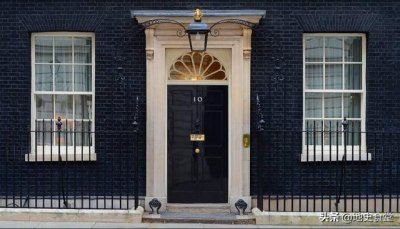 ​唐宁街10号是英国首相官邸，其他几号是什么部门？