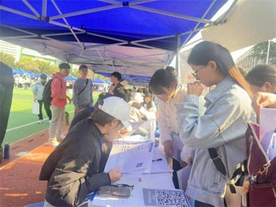 ​158家基层医疗卫生机构聚昆“招贤”