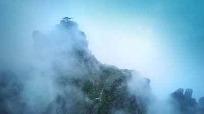 ​无人扶我青云志，我自踏雪至山巅。全诗欣赏