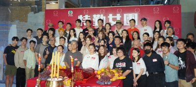 ​邵美琪是相隔五年重返TVB拍剧，与关礼杰和钟柔美组成三口之家