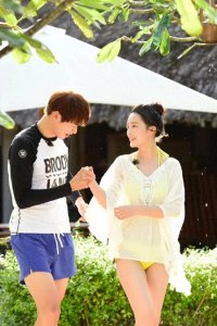 ​李沁，魏大勋两人关系已经好到一起游泳了吗？