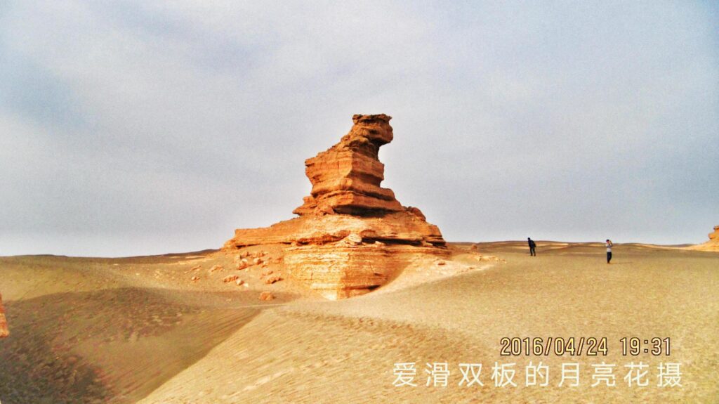 敦煌西线风景包括哪些_造型非常漂亮壮观风景