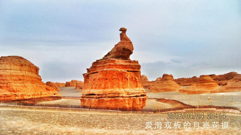 敦煌西线风景包括哪些_造型非常漂亮壮观风景