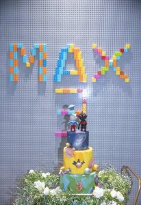 ​黄晓明baby久违互动好甜！为3岁儿子庆生，小海绵正脸曝光太像爸