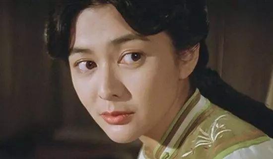 关之琳自愿被塞高尔夫球真相曝光，网友：豪放起来不要命