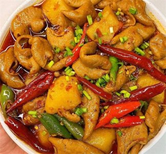 ​厨师长教你红烧肥肠的家常做法，步骤详细，软烂入味，下酒又下饭