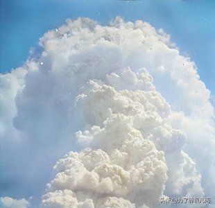 ​珍贵老照片，日本原子弹爆炸彩照，7万人瞬间死亡，尸体堆放一地