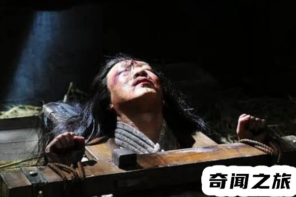 鲸刑是怎样一种刑罚（在犯人的脸部刺字再涂上墨碳）(4)_