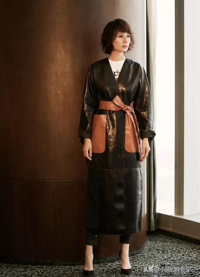 减龄中短卷发30款（女人年过40就放弃黑长直吧）(13)