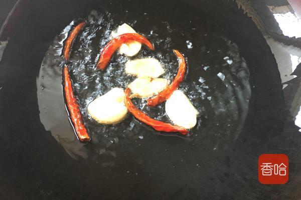 泥鳅怎么做好吃又营养干净（泥鳅这样做最美味）(5)