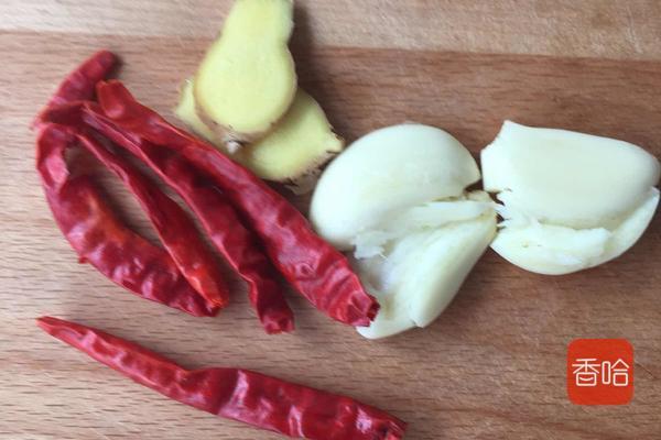 泥鳅怎么做好吃又营养干净（泥鳅这样做最美味）(3)