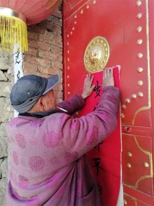 ​贴春联是属于华夏民族独有的浪漫！其中包含了很多寓意，你了解吗