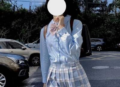 ​医生按着小豆豆手在抖