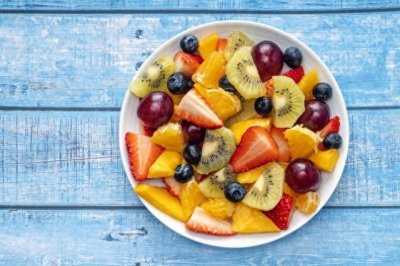 ​解锁夏日清凉秘诀，简单水果拼盘做法大公开，家庭聚会必备！