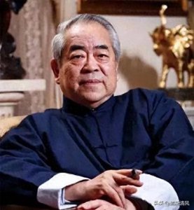 ​87岁范曾，住北京别墅，座驾为定制款迈巴赫，被称为行走的印钞机