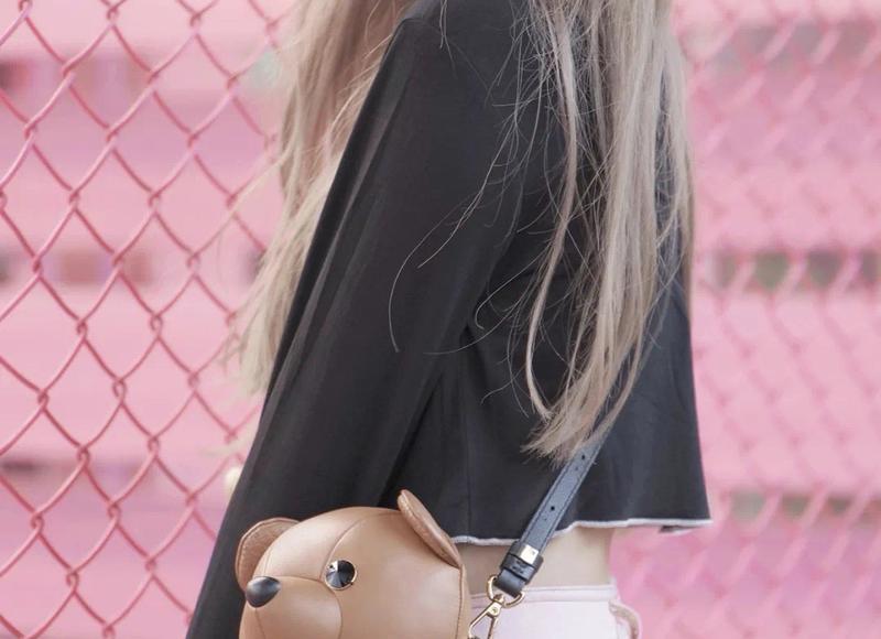 输光儿子学费并抛弃妻儿15年，如今儿子成教授让他养，儿子很无奈