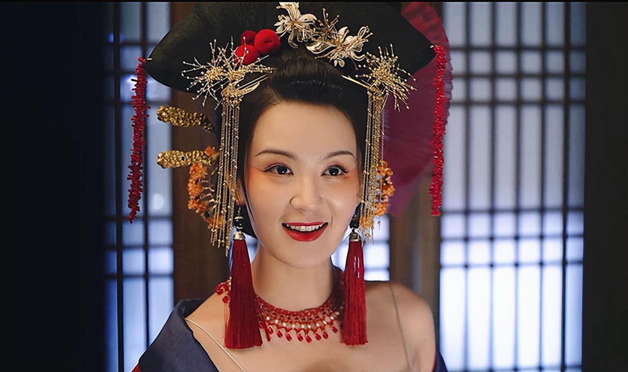 说英雄谁是英雄人物结局(说英雄里雷纯怀了谁的孩子)