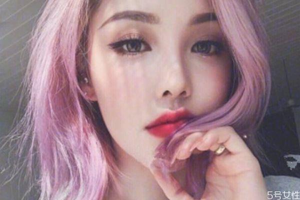 粉棕色怎么染 粉棕色头发需要漂吗