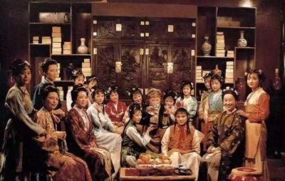 ​在98版《水浒传》里，郑爽的存在让张纪中很不爽，大怒要开除她