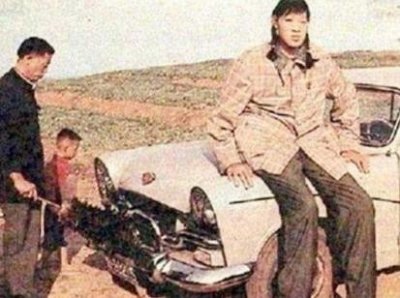 ​第一女巨人曾金莲，18岁睡梦中猝逝，遗体至今38年未安葬