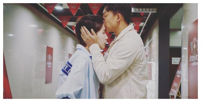 《爱情公寓5》诸葛大力的两段吻戏，张伟的表情太真实，看哭了